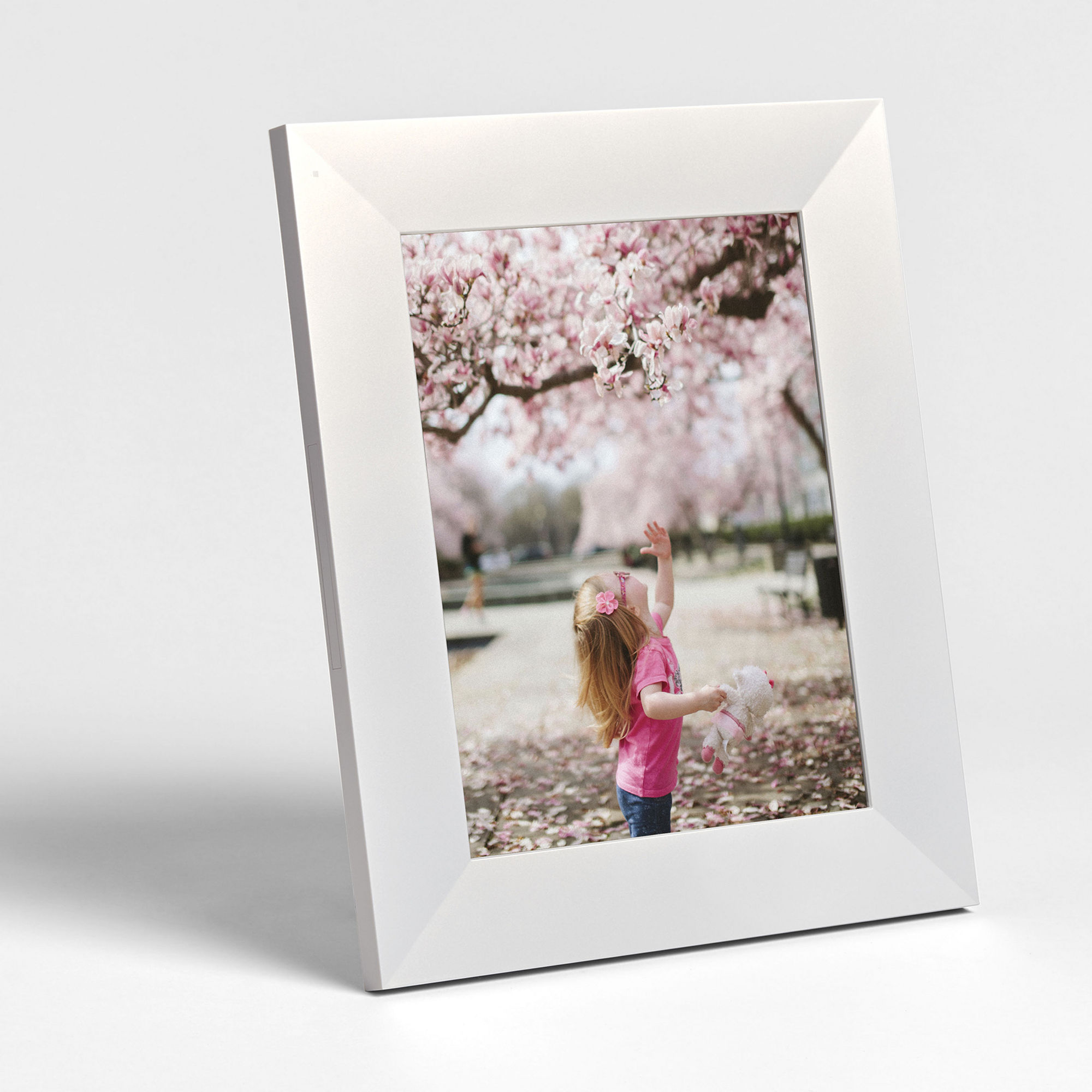 Aura Frames Sawyer Digital Photo Frame - Thumbnail 3