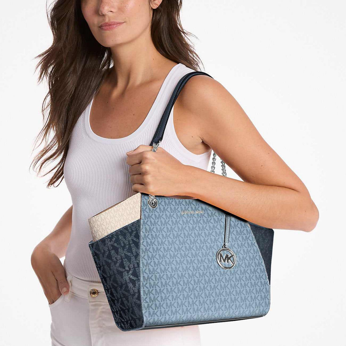 DSCO2020719650_iiMlim_ALT2: